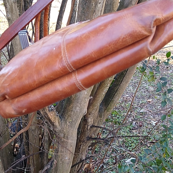 Kenneth Cole over the shoulder purse - Picture 8 of 11